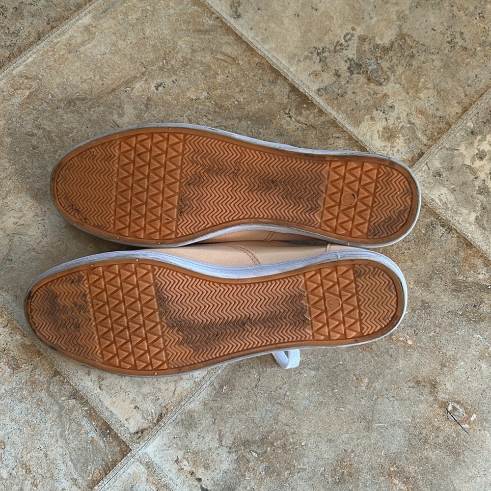 Universal Thread Sneakers - Picture 4 of 8